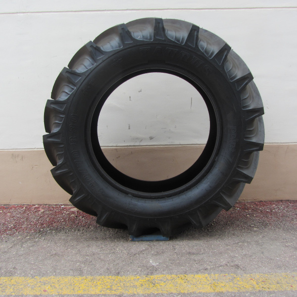 Neumáticos-Agricolas-Poveda 420/70 R30